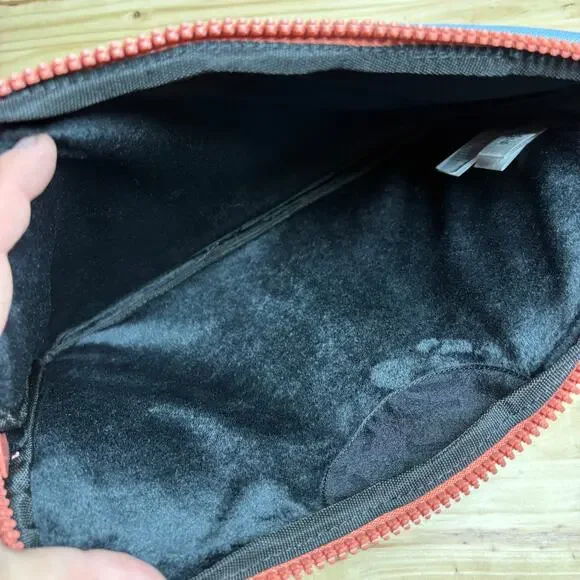 Herschel Womens Laptop Sleeve Case Bag Striped Red Blue Zipper - Picture 7 of 8